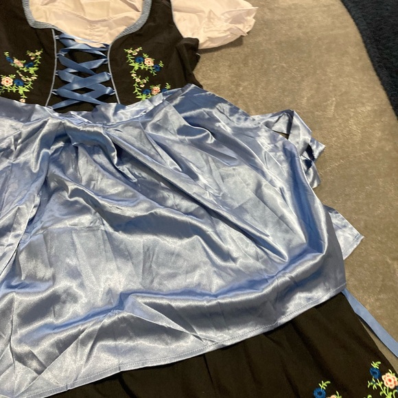 NWTS Scarlet Darkness Costume - Picture 10 of 15